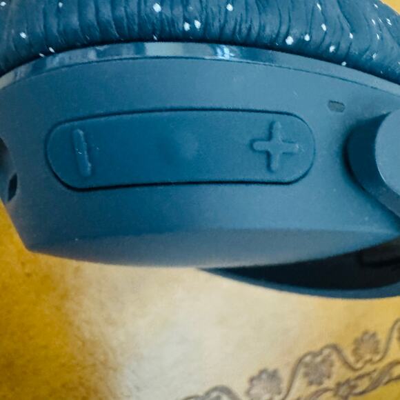 Skullcandy Riff Wired Blue Over-Ear Headphones - Picture 4 of 7